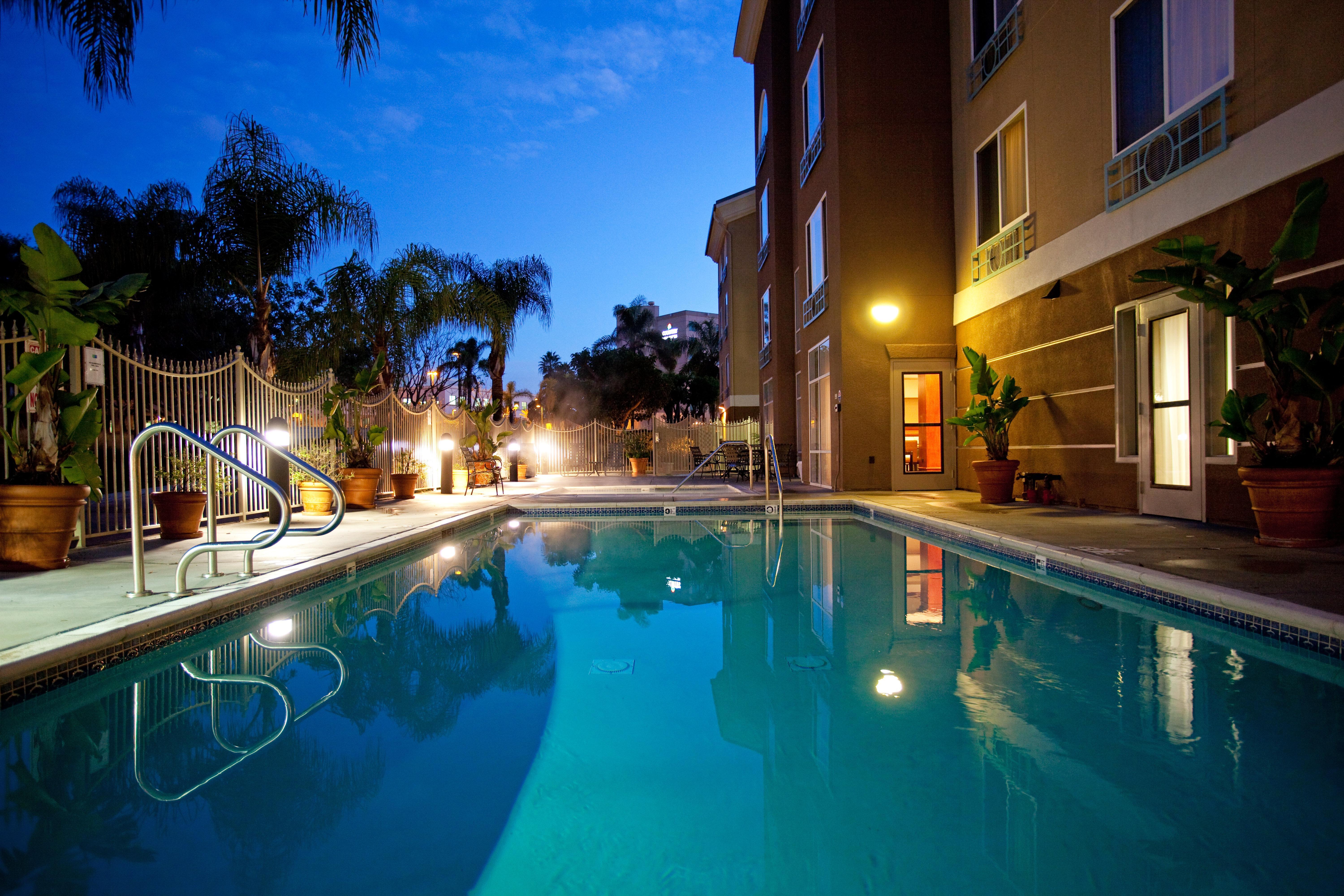 Holiday Inn Express San Diego - Sorrento Valley By Ihg Экстерьер фото